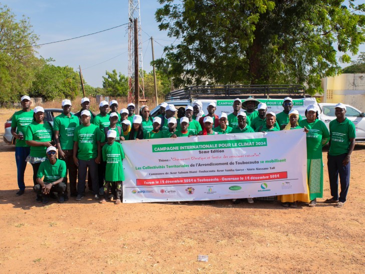Foto van tijdens de caravaan voor klimaat en agro-ecologie in Toubacouta. © Solidagro