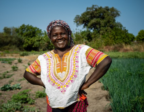 Lucie Jata, boerin en voorzitter van een lokale vrouwengroep in Senegal loopt over van kracht, praat vol passie en is helemaal overtuigd van wat ze doet.