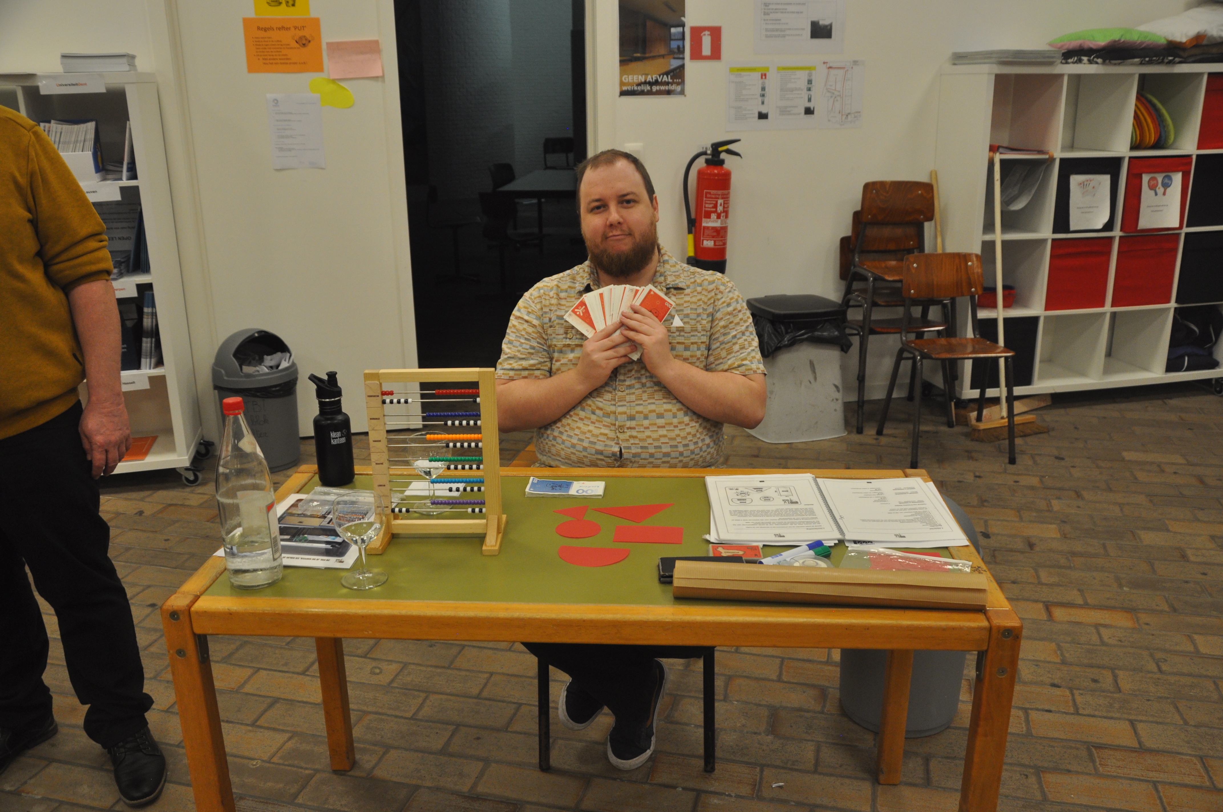 De Aanstokerij workshop: spel 'Papier hier, schaar daar'