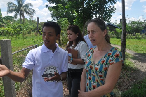 Tijdens de rondleiding kregen we verdere toelichting over het geiten- en varkensprogramma van de universiteit. Docente dierenzorg aan Odisee, Jo Vicca, luisterde aandachtig naar de ambities en werkwijzen van deze onderzoeken en programma's. Tijdens de rondleiding kregen we verdere toelichting over het geiten- en varkensprogramma van de universiteit. Docente dierenzorg aan Odisee, Jo Vicca, luisterde aandachtig naar de ambities en werkwijzen van deze onderzoeken en programma's.