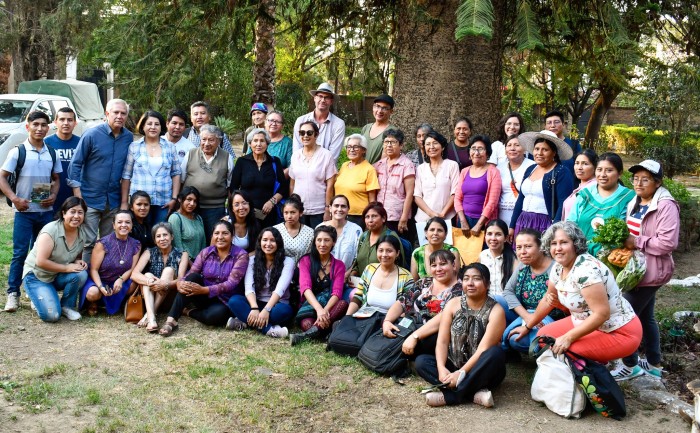 De Boliviaanse Agro-ecologische Beweging komt samen met een consumentengroep.