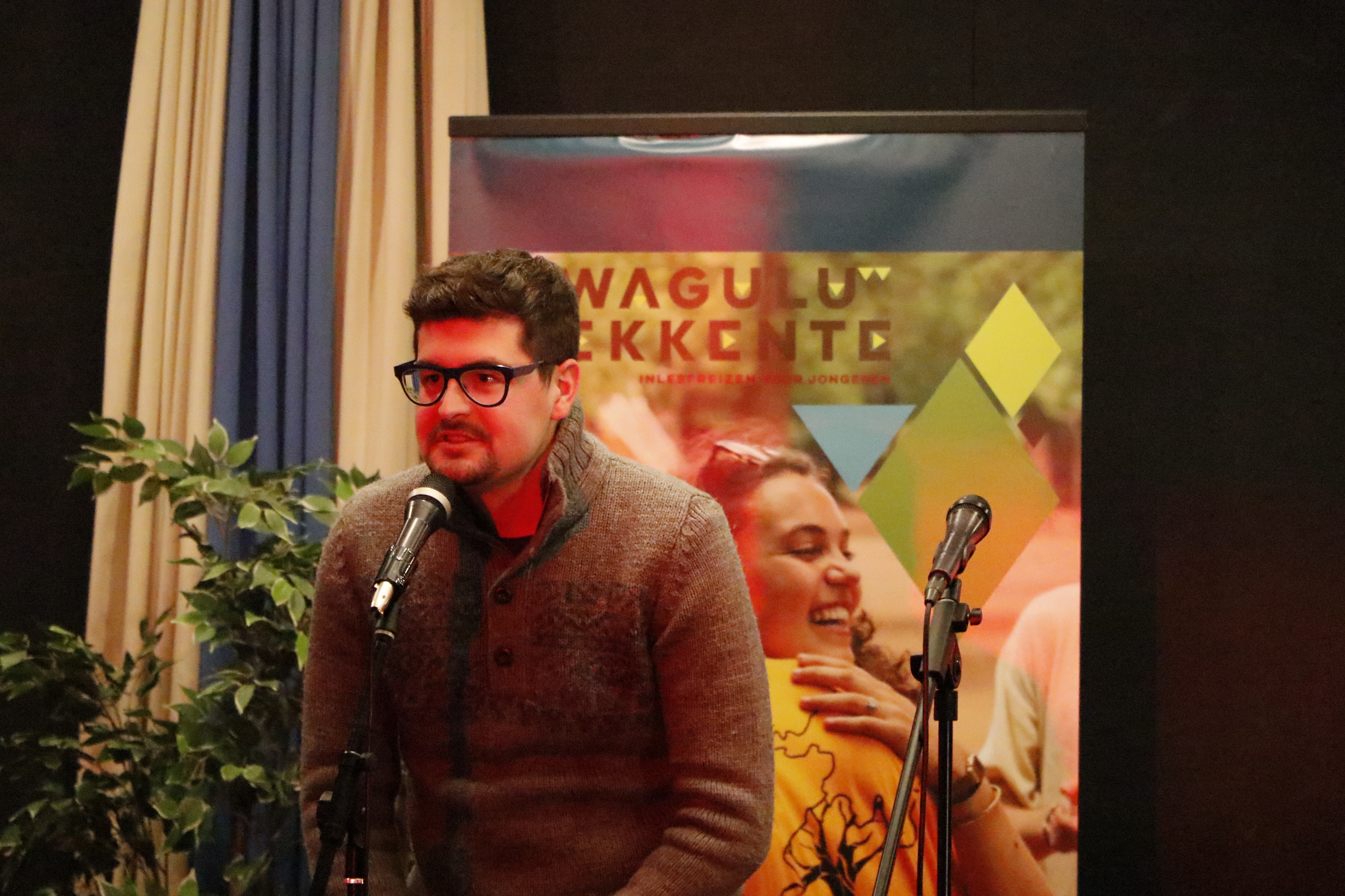 Jonas - voorzitter Dwagulu Dekkente - aan het woord