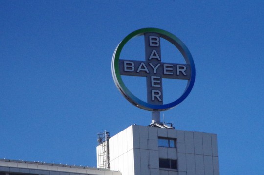 Bayer en andere agro-multinationals hebben jarenlang gelobbyd voor deregulering. Samen controleren ze meer dan de helft van de wereldwijde zaadhandel en 60% van de pesticidenmarkt. CC BY 2.0 MIke Steele (Flickr)