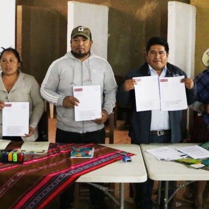 Baanbrekend: wet voor gezonde voeding goedgekeurd in Totora (Bolivia)