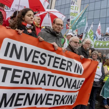 25% besparingen op internationale samenwerking: over macht en verantwoordelijkheid