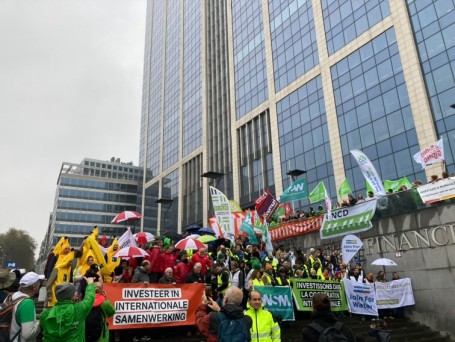 Protest tegen de besparingen op 14.11.2024. © Foto door onze consortiumpartner Viva Salud