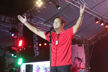Ferdinand Marcos JR. tijdens de verkiezingscampagne op 24 april 2022