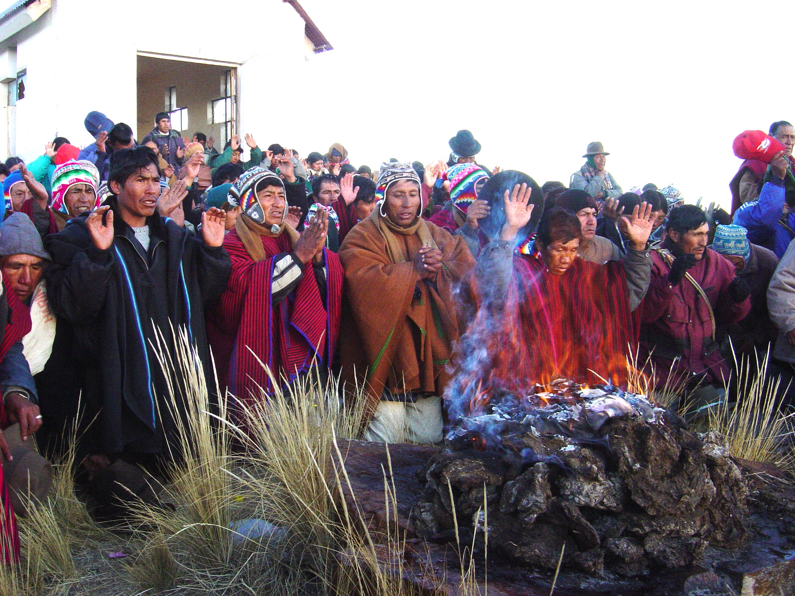 Ritueel zonnewende, 21 juni Aymara Nieuwjaar.JPG Ritueel zonnewende, 21 juni Aymara Nieuwjaar.JPG